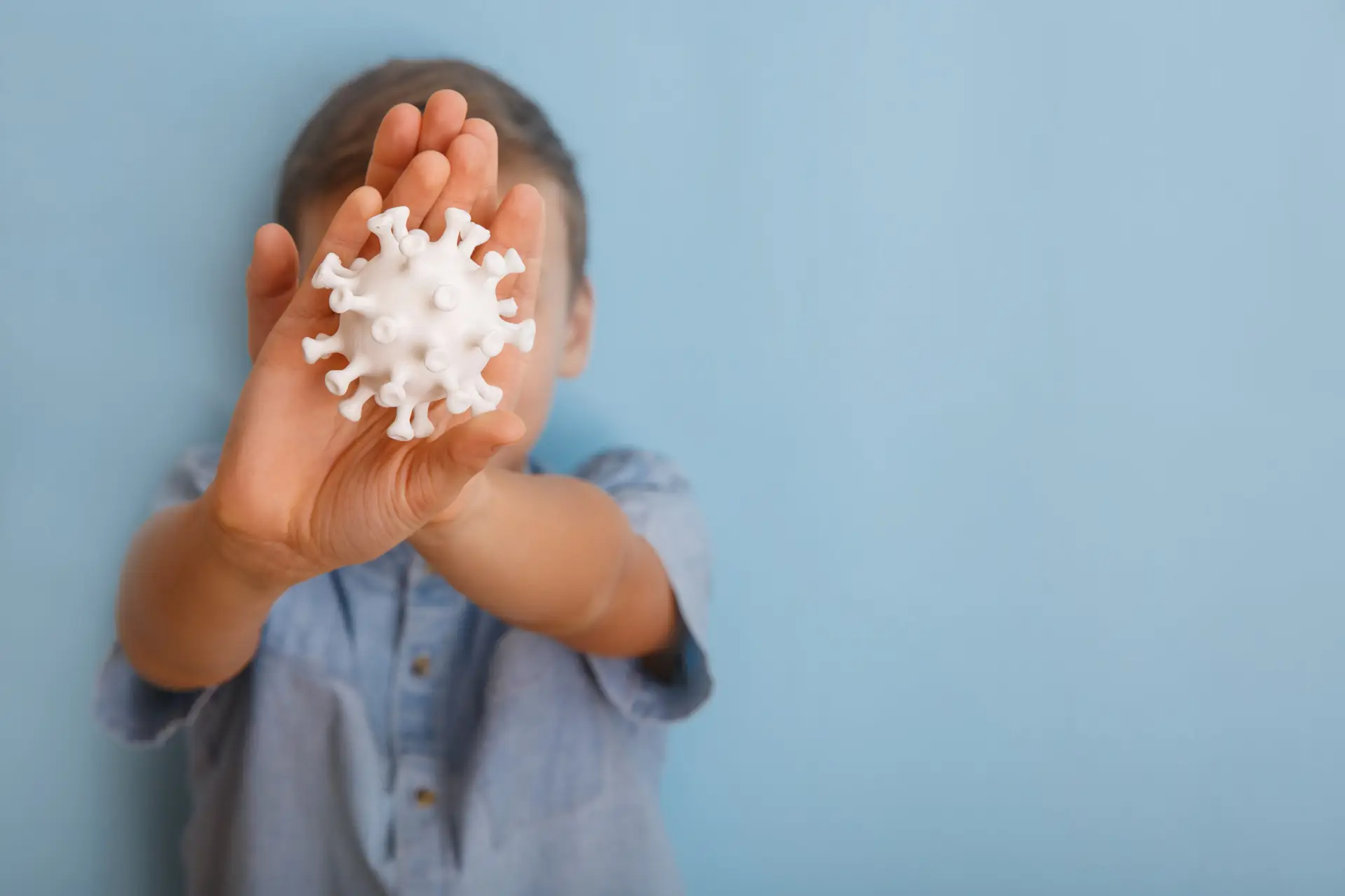 Enfant de la lune xeroderma pigmentosum grâce au film anti UV 100%