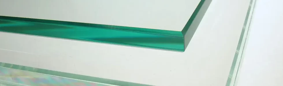 pose de film anti chaleur contrôle solaire isolant sur verre trempé ou verre feuilleté